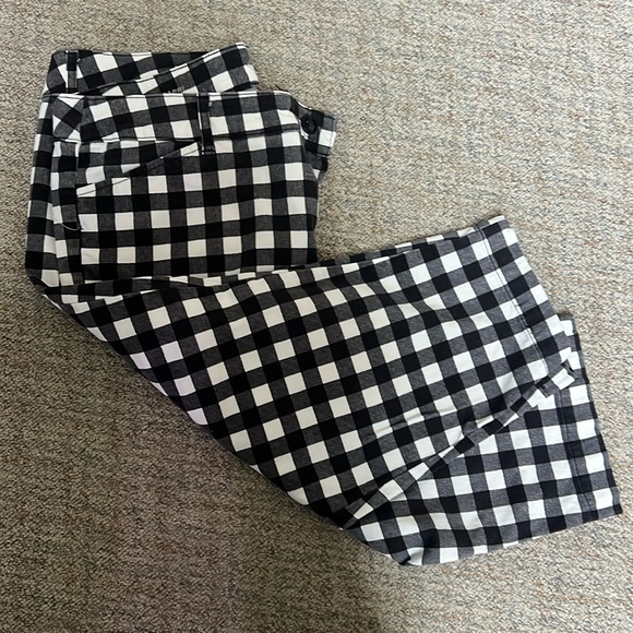 St. John’s Bay Capri Pants size 14 Black and White - Picture 1 of 2